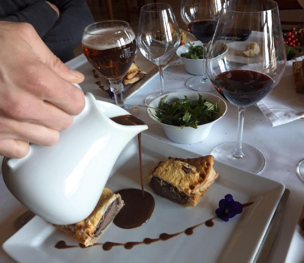 Aux Vieux Arceaux 호텔 Mercuer 외부 사진